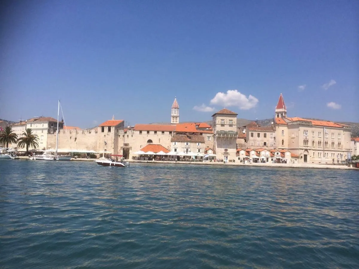 Dom wakacyjny Apartments Toni Trogir Chorwacja